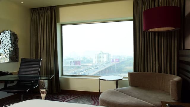 Standard Room, 1 King Bed, City View