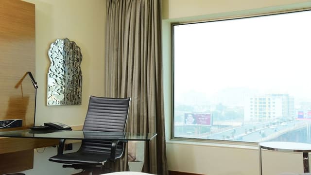 Standard Room, 1 King Bed, City View
