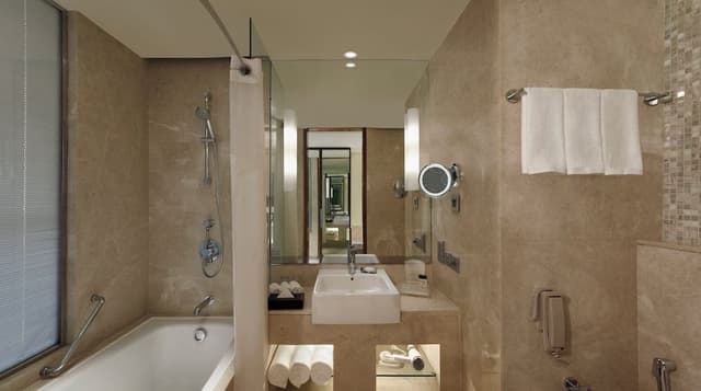 Standard Room, 1 King Bed, City View