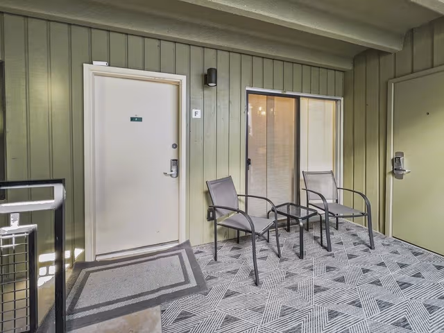 Condo, 2 Bedrooms