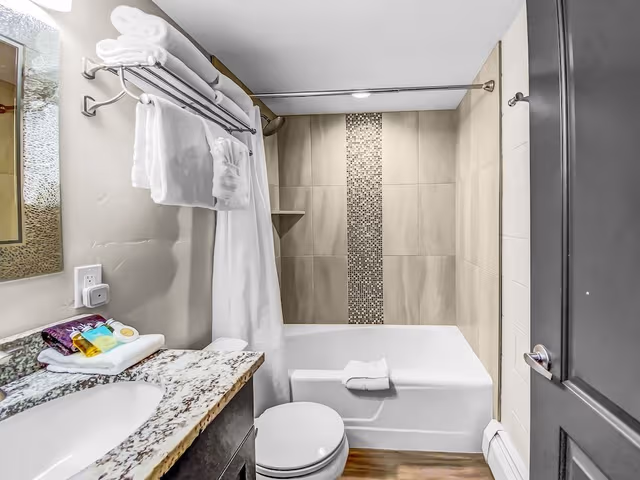Condo, 2 Bedrooms