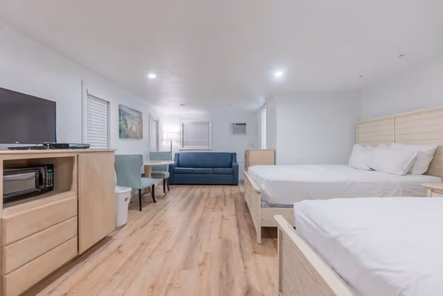 Family Room, Multiple Beds