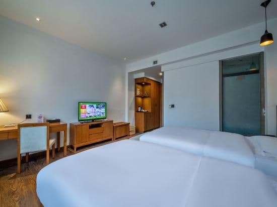 Deluxe 2-bed Room