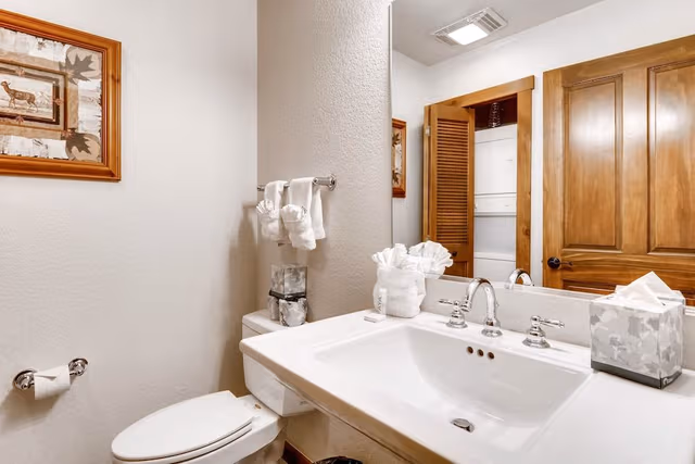 Condo, 2 Bedrooms