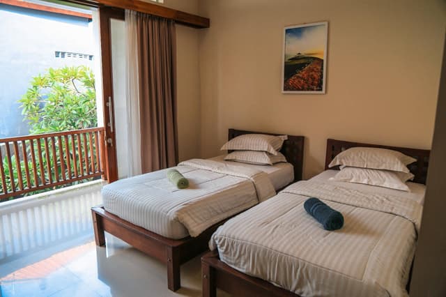 Deluxe Twin Bed