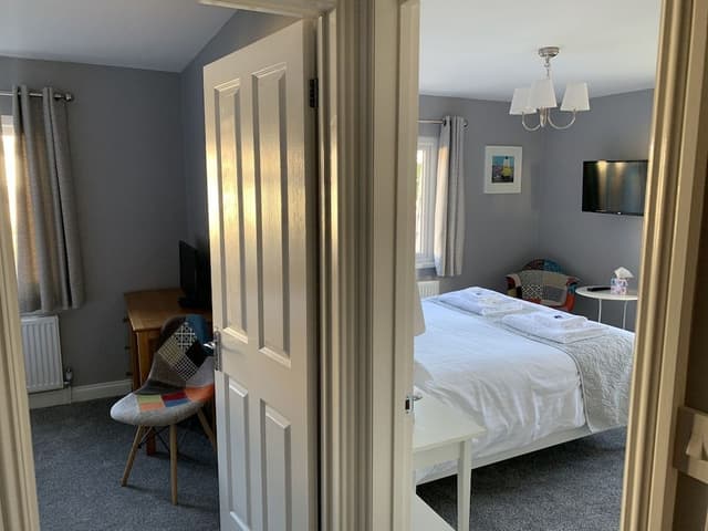 Family Suite, Ensuite (Larger)