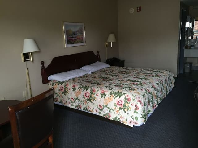 Business Room, 1 King Bed, Smoking