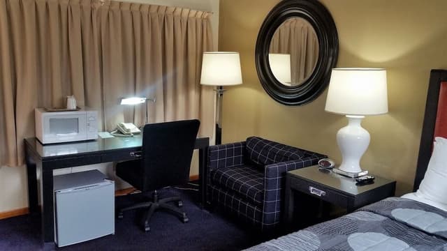 Standard Room, 1 Queen Bed