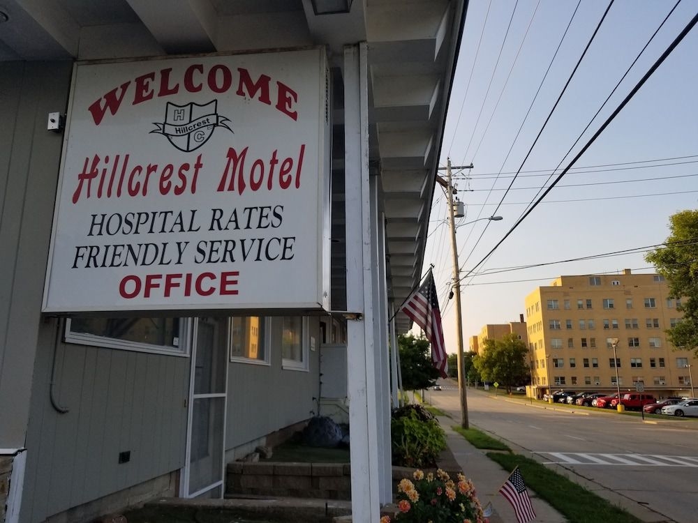 Hillcrest Motel0