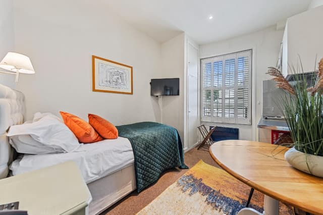 Standard Single Studio Room