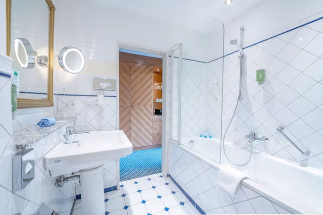 Deluxe Double or Twin Room