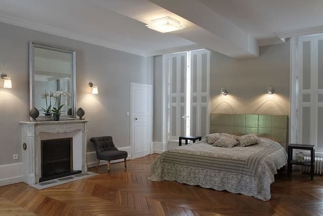 Suite (Des Remparts)