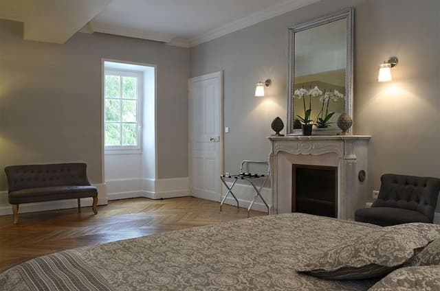 Suite (Des Remparts)