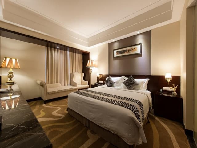 Deluxe King Bed