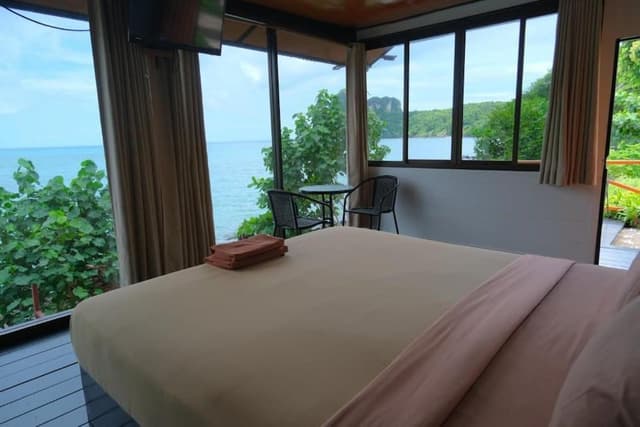 Seafront Deluxe Bungalow, Sweet