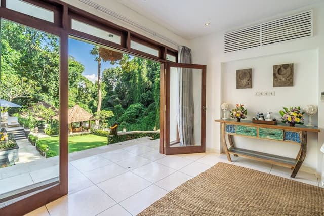 Luxury Villa, Garden View