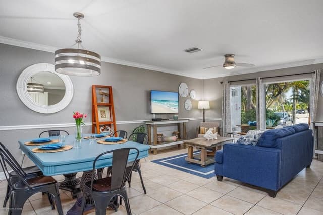 Condo (Minorga Sand Dollar on the Key)