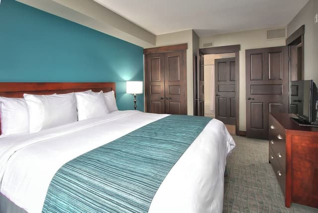 Mosaic One Bedroom Suite