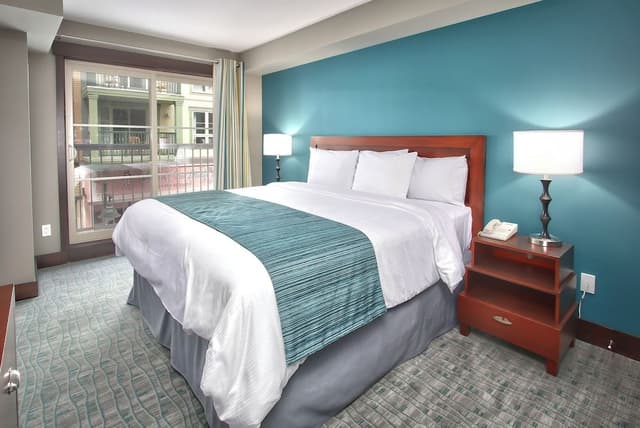 Mosaic One Bedroom Suite