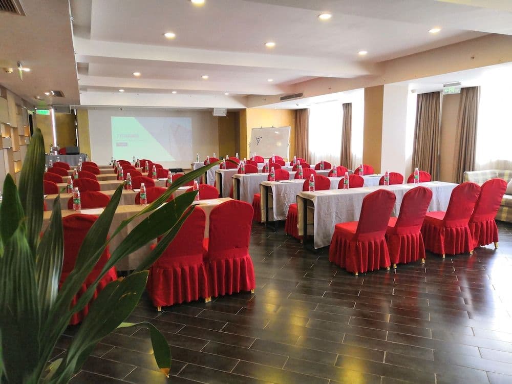 Howdy Smart Hotel (Chun Xi Branch) Howdy Smart Hotel (Chun Xi Branch)