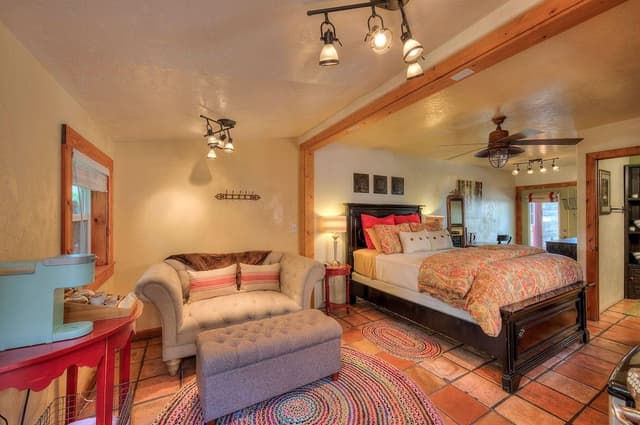 The Willow Cottage, 1 Queen Bed (Willow, Pet Friendly)