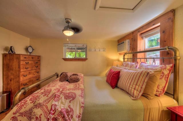 The Garden Cottage, 1 Double Bed with Sofa bed (Garden, Pet Friendly)