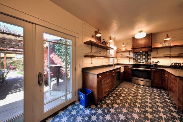 The Main House, 4 Bedrooms, Kitchen, Garden Area