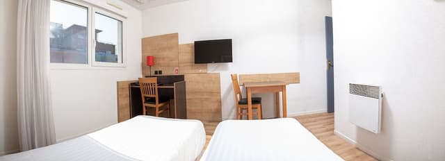 Business Studio (Twin)