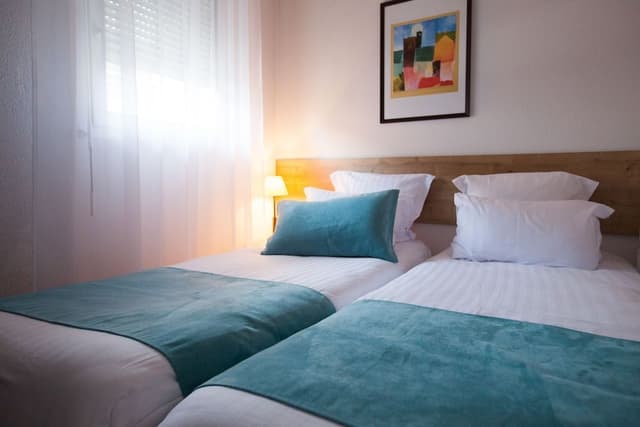 One Bedroom Apartement with 1 Sofa Bed and 2 Twin Beds