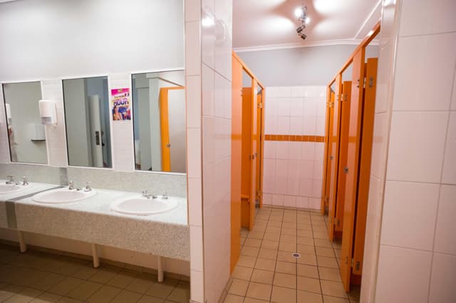 1 Person in 6-Bed Dormitory - Female Only