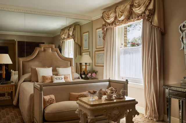 Deluxe Queen