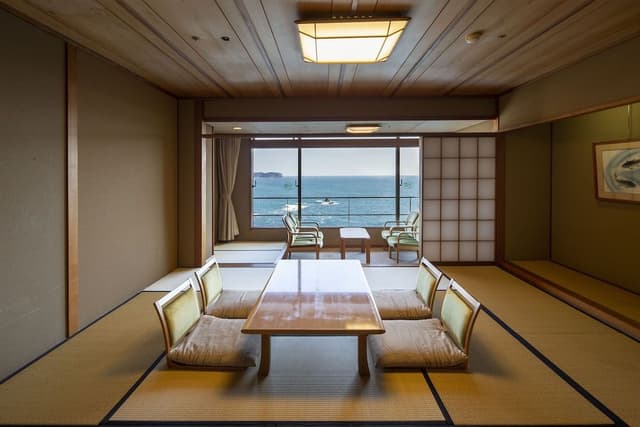 Traditional Room, Smoking (Japanese, Nissho Wing)
