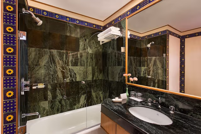 Deluxe Room, Twin Beds, Garden View