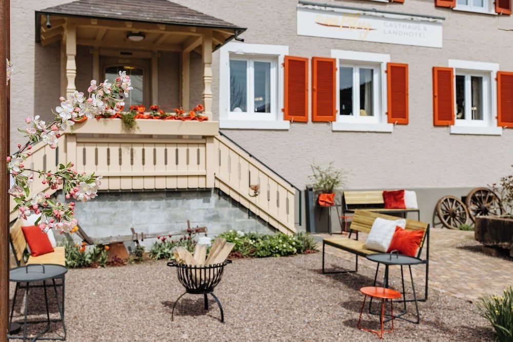 Landgasthof zum Pflug0