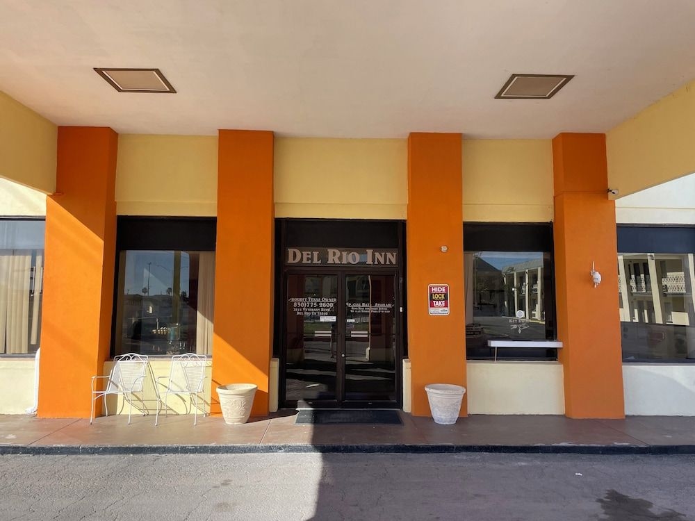 Del Rio Inn1