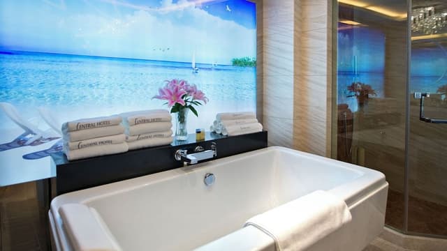 Deluxe Suite