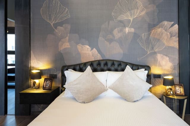 Luxury Apartment, 1 Queen Bed, Private Bathroom (Galleria del Corso 4)