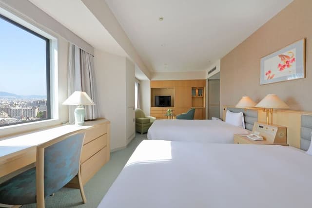 Triple Room (Superior Twin Room with 1 Extra Bed)