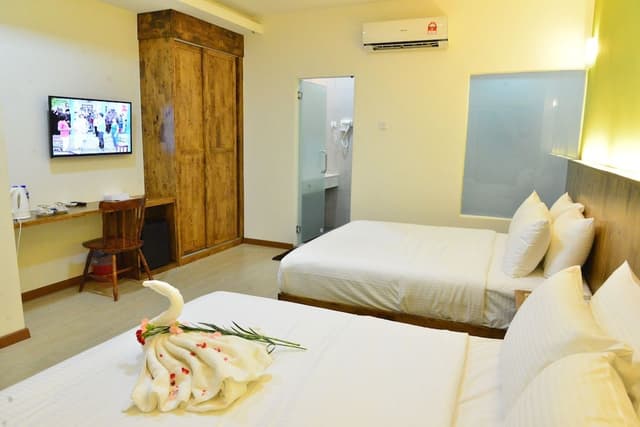 Classic Deluxe Family -4 Room