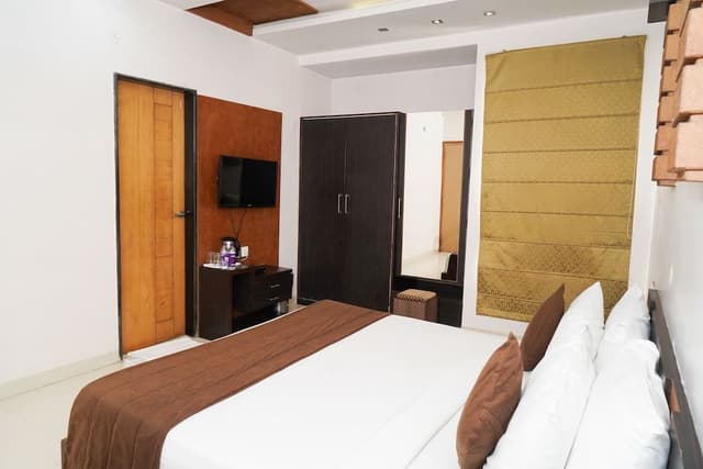 Deluxe Double or Twin Room
