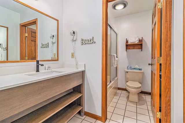 Traditional Suite, 2 Bedrooms, Balcony, Lake View