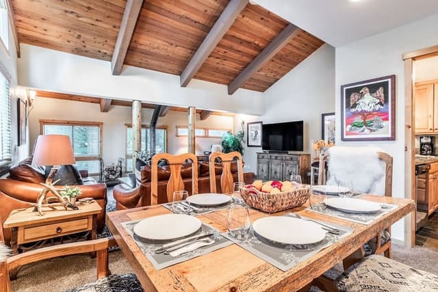 Condo, 2 Bedrooms