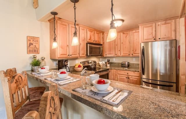Condo, 2 Bedrooms