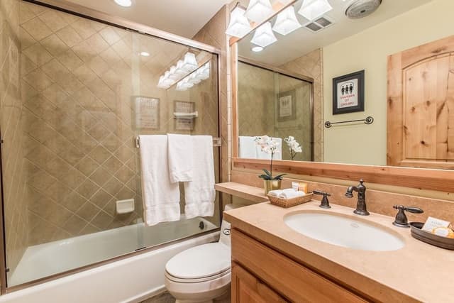 Condo, 2 Bedrooms