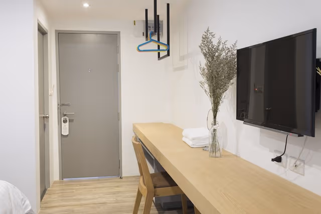 Comfort Studio, 1 King Bed, Non Smoking, Terrace