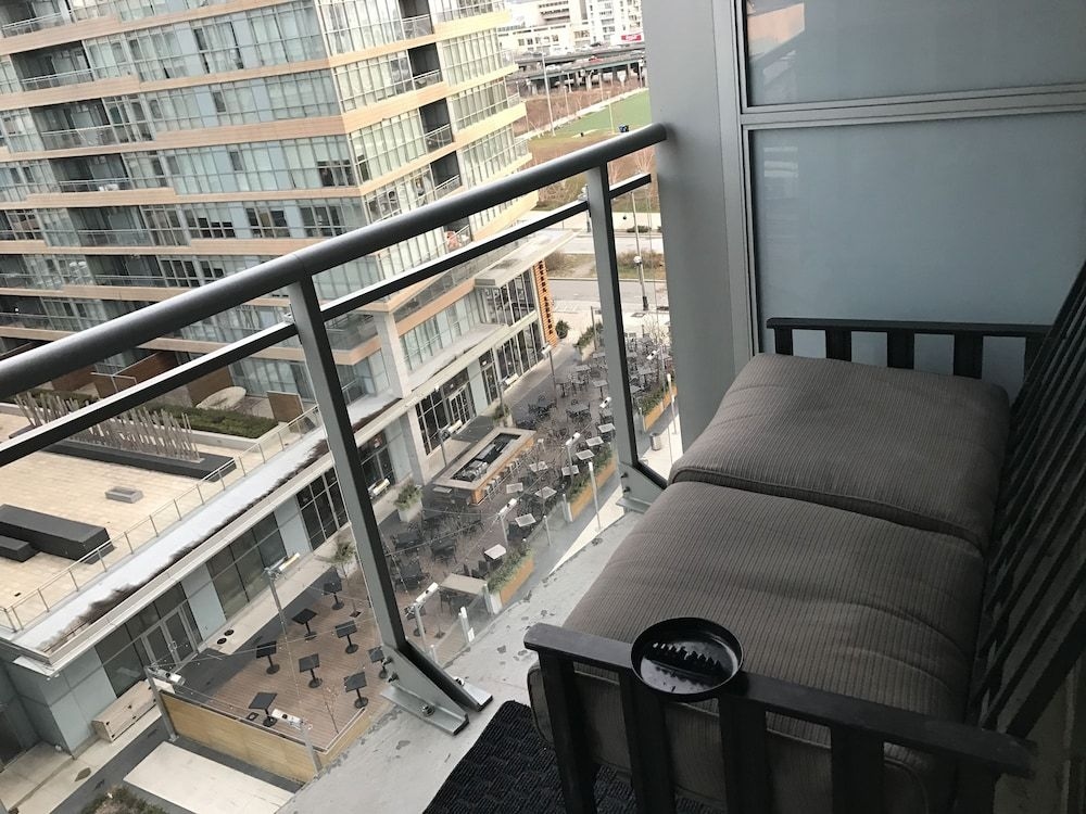 HydeWest - Iceboat Terrace Furnished Townhome3