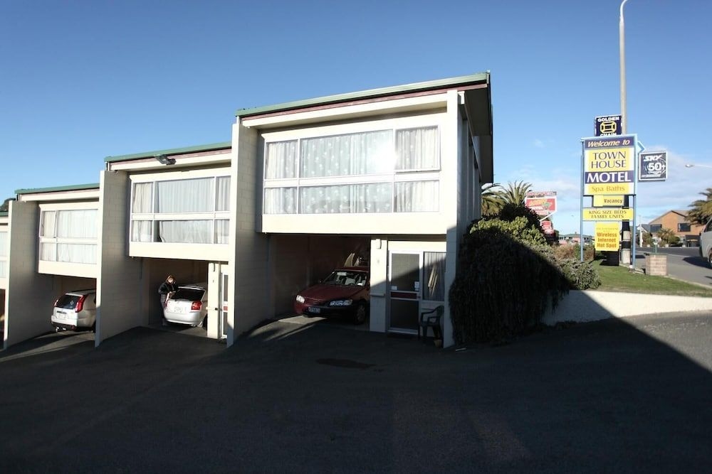 Townhouse Motel1