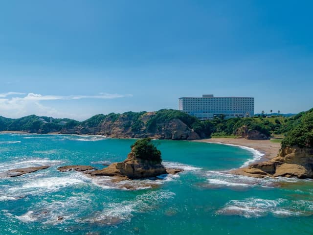 Classic Room with 2 single and 1 sofa and 2 futon beds, Ocean/Sea view