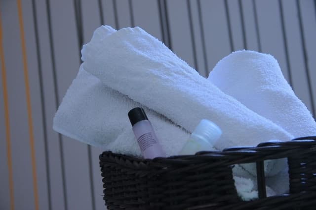 Quadruple Room, Shared Bathroom (Colata di Colore)