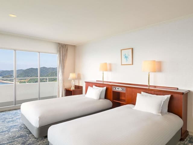 Deluxe Suite, Multiple Beds, Sea View